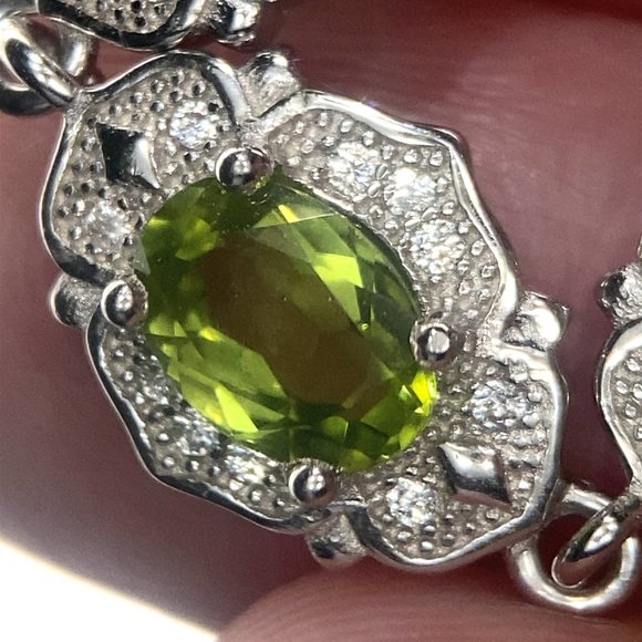 Peridot 2.78ct Platinum Finish Solid 925 Sterling Silver Bracelet - Picture 4 of 8